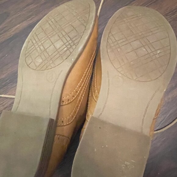 Tan Oxfords Brogues Wingtip Women's Loafer Size 8 Brown Shoe Dress Shoe Leather - Picture 3 of 5